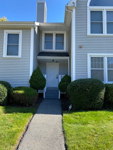 600 County St Unit 504, Taunton, MA 02780