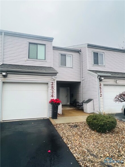 2524 W Village Dr Unit 2524, Toledo, OH 43614