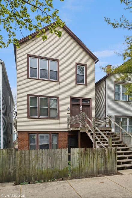 2844 N Campbell Ave, Chicago, IL 60618