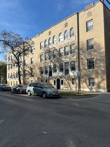 2620 W Rosemont Ave Unit 2, Chicago, IL 60659