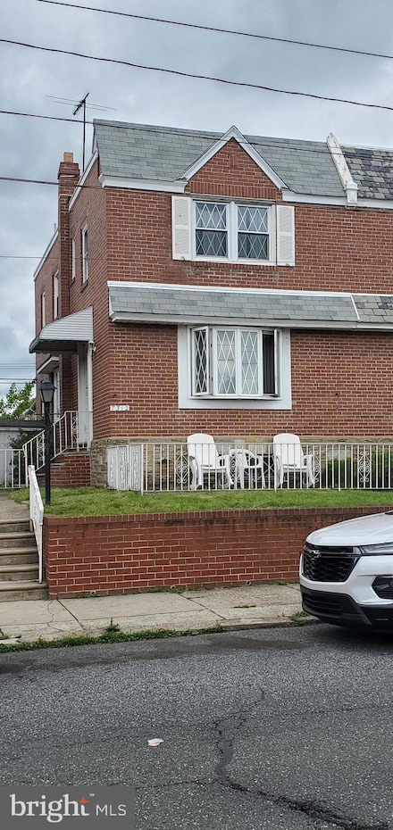 7312 Sackett St, Philadelphia, PA 19152