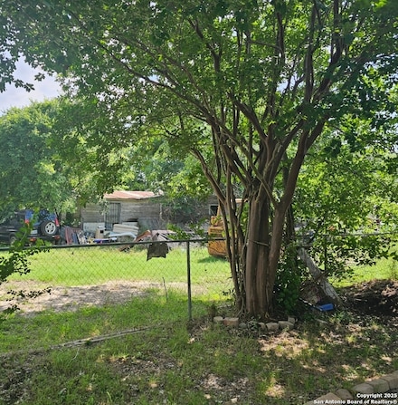 915 Novella, Adkins, TX 78101