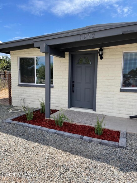 3922 N Palm Grove Dr, Tucson, AZ 85705