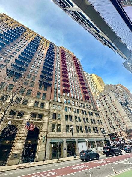 208 W Washington St Unit 1711, Chicago, IL 60606