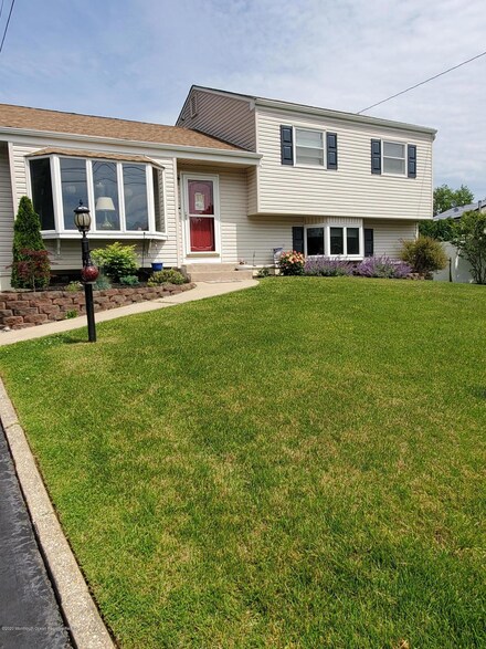 4 Dorothy Dr, Trenton, NJ 08610
