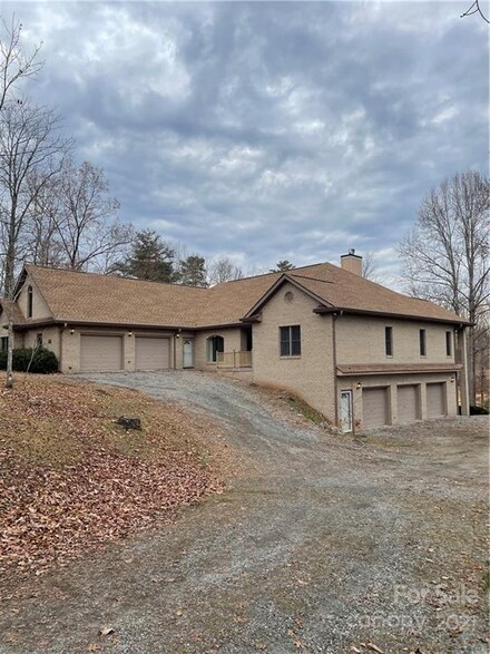 69 Towhee Trail, Tryon, NC 28782