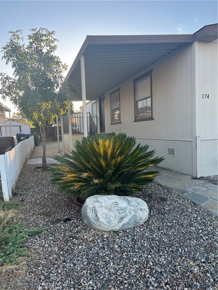 25350 Santiago Dr Unit 174, Moreno Valley, CA 92551