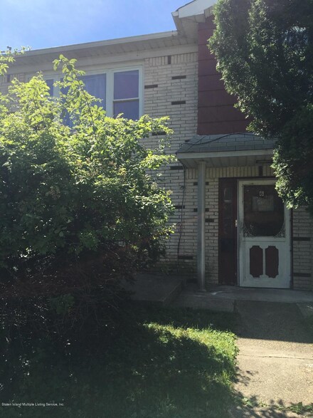 46 Tompkins St, Staten Island, NY 10304