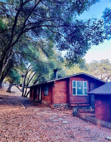 10695 Edgewater Dr, Kelseyville, CA 95451