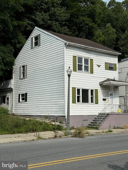 613 N Centre St, Pottsville, PA 17901