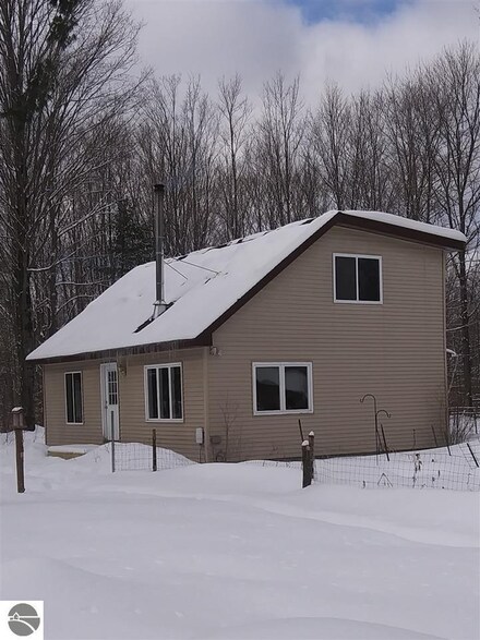 7895 Tower Rd NE, Kalkaska, MI 49646