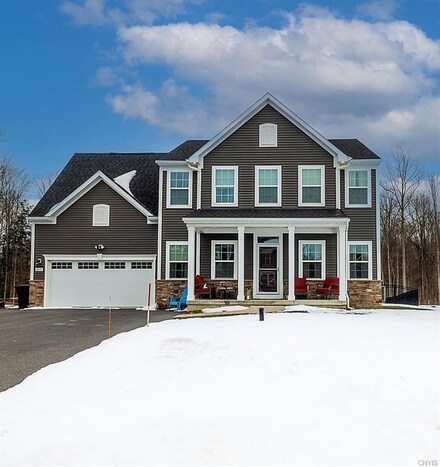 8613 Cobalt Dr, Cicero, NY 13039