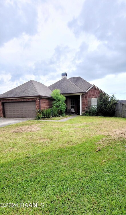 109 Country Mile Dr, Youngsville, LA 70592