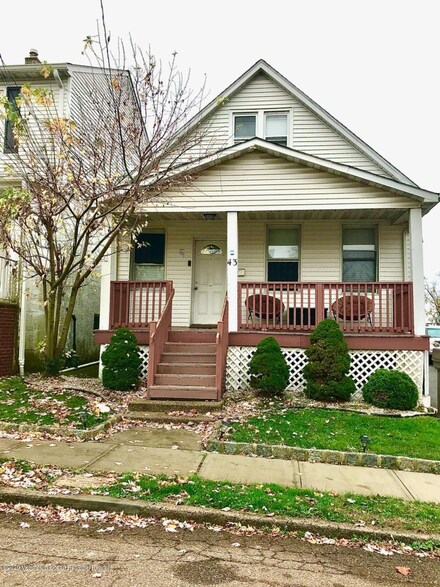 43 Worden Ave, Perth Amboy, NJ 08861