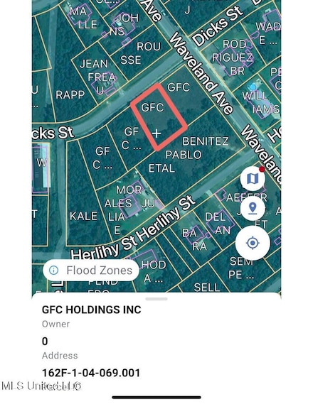002 Dicks St, Waveland, MS 39576