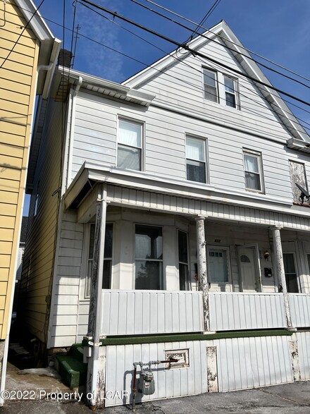 437 W Oak St, Hazleton, PA 18201