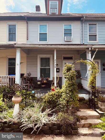 2739 Herr St, Harrisburg, PA 17103
