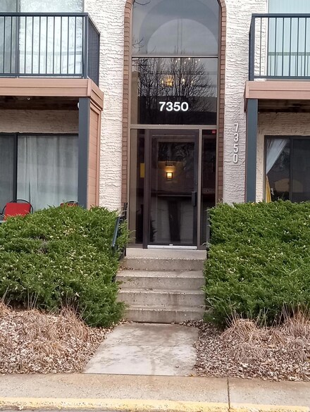 7350 York Ave S Unit 206, Edina, MN 55435
