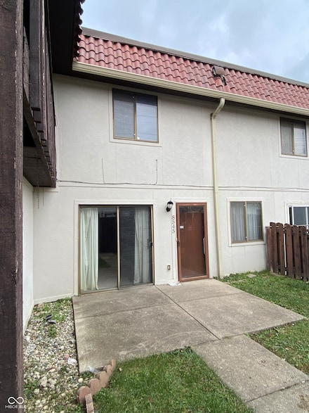 8545 La Corrida Ct, Indianapolis, IN 46227