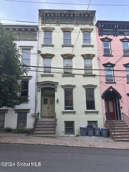 11 Elm St, Albany, NY 12202