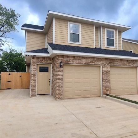 1703 Ash Crescent St, Fort Worth, TX 76104