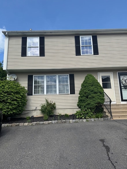 4 Middleton St, Milford, MA 01757