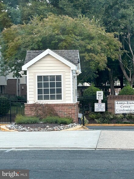 8921 Town Center Cir, Upper Marlboro, MD 20774