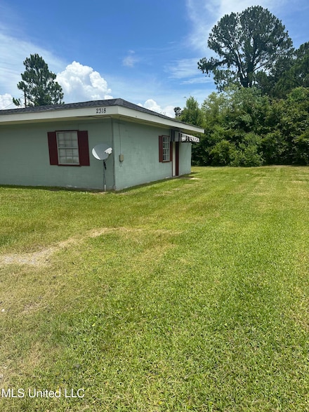 2318 Forrest St, Pascagoula, MS 39581