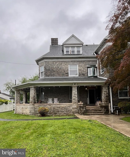 242 N Lansdowne Ave, Lansdowne, PA 19050