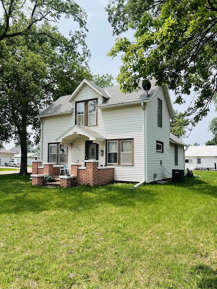 803 Elk St, Schuyler, NE 68661