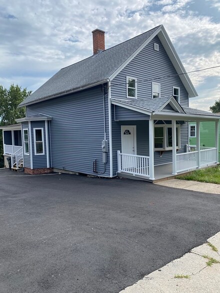 140 Hampden St, Indian Orchard, MA 01151