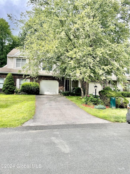 23 Woodside Dr, Clifton Park, NY 12065