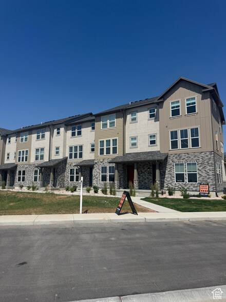1668 N 1600 W Unit 128, Layton, UT 84041