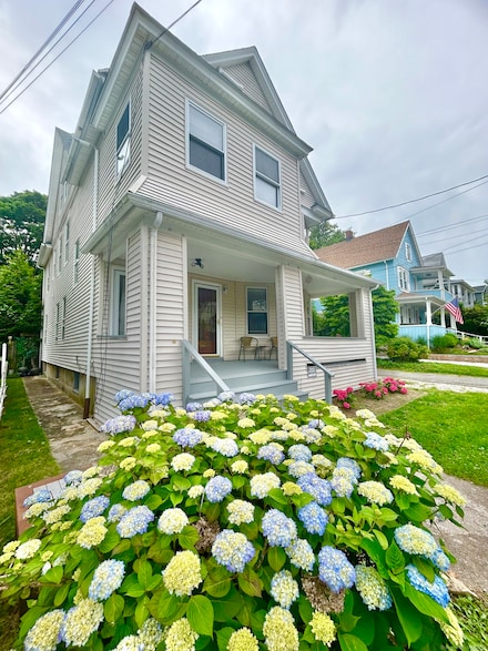 59 Morehouse St, Bridgeport, CT 06605