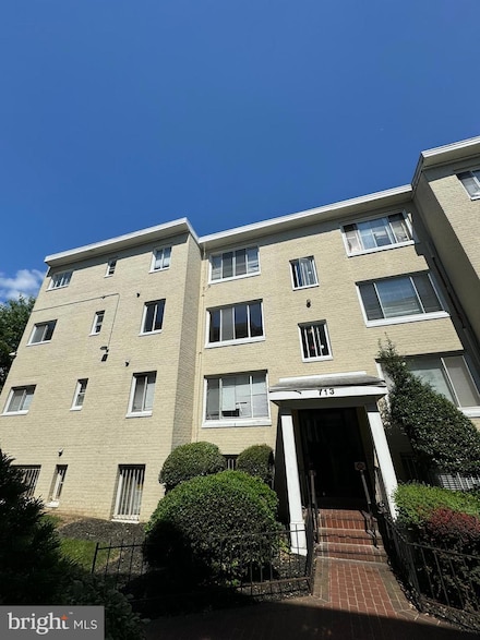 713 Brandywine St SE Unit 301, Washington, DC 20032