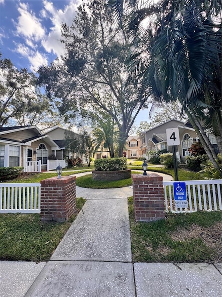 2368 Tallyho Ln, Palm Harbor, FL 34683
