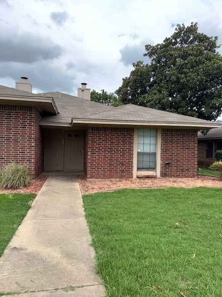 118 S Pipeline Rd W, Euless, TX 76040