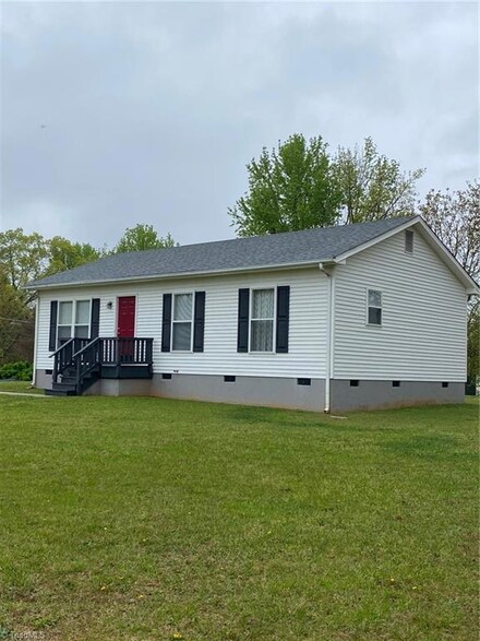 141 Lick Fork Creek Rd, Reidsville, NC 27320