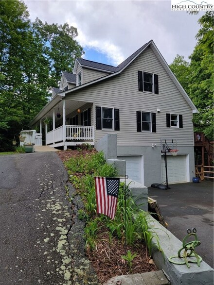 164 Berton St, Boone, NC 28607