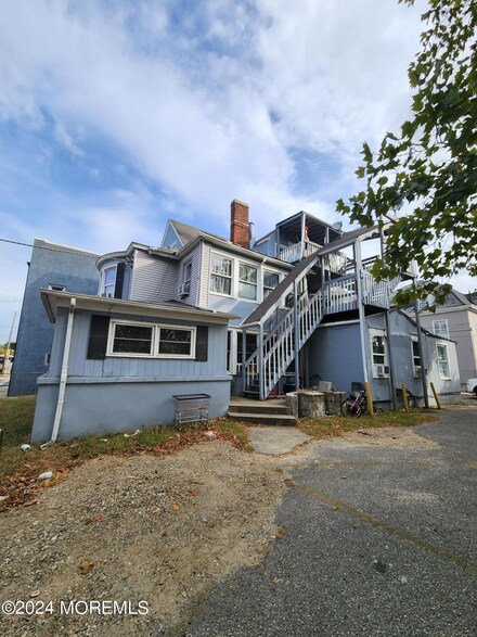 121 Madison Ave, Lakewood, NJ 08701