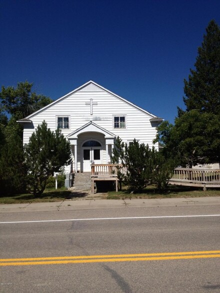 323 4th Ave SW, Conrad, MT 59425