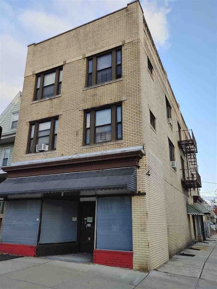 346 Kennedy Blvd, Bayonne, NJ 07002