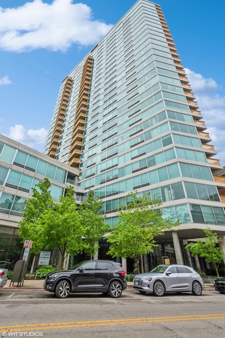 1720 Maple Ave Unit 205, Evanston, IL 60201