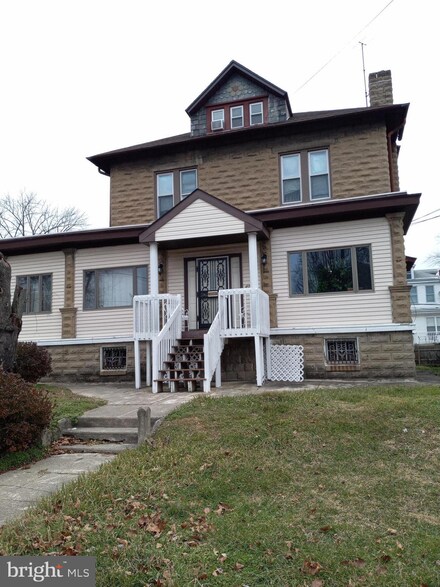 401 Hellerman St, Philadelphia, PA 19111