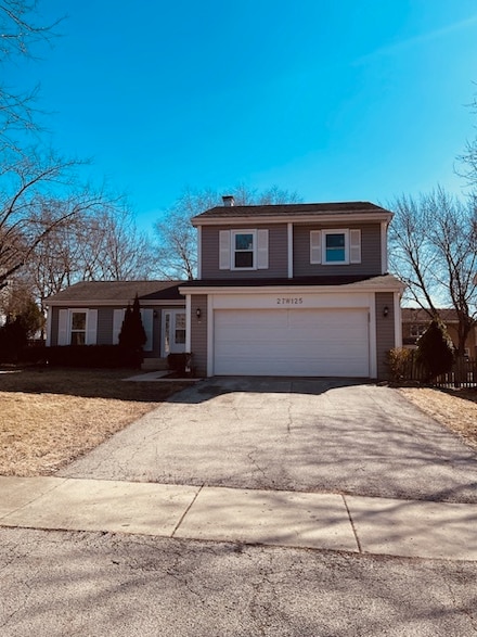 27W125 Chestnut Ln, Winfield, IL 60190