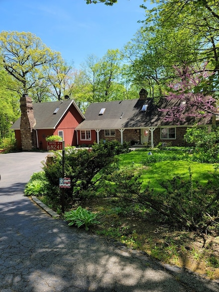 6N241 Roselle Rd, Roselle, IL 60172