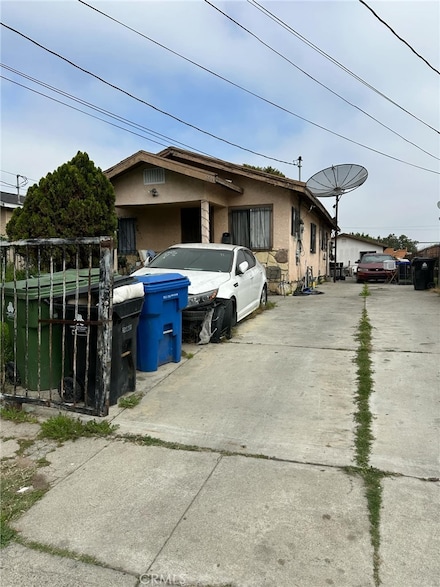 221 W 106th St, Los Angeles, CA 90003