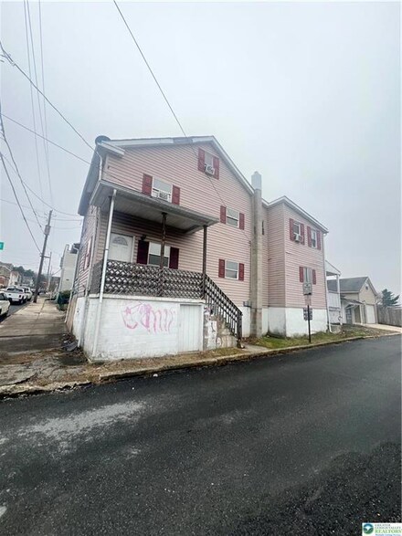 154 3rd St, Coaldale, PA 18218