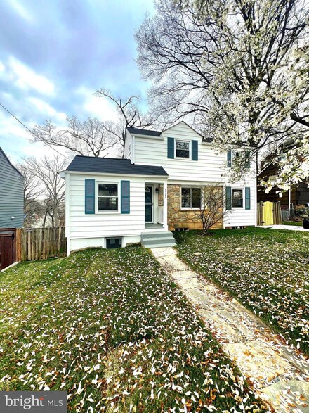 5721 Euclid St, Cheverly, MD 20785