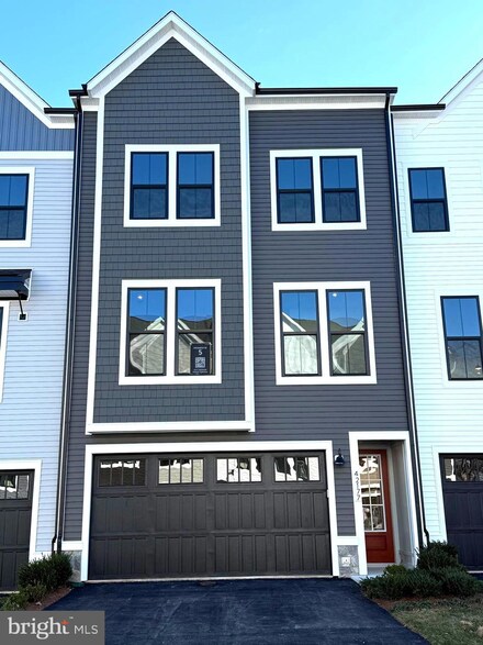 42177 Berrier Farms Terrace, Chantilly, VA 20152